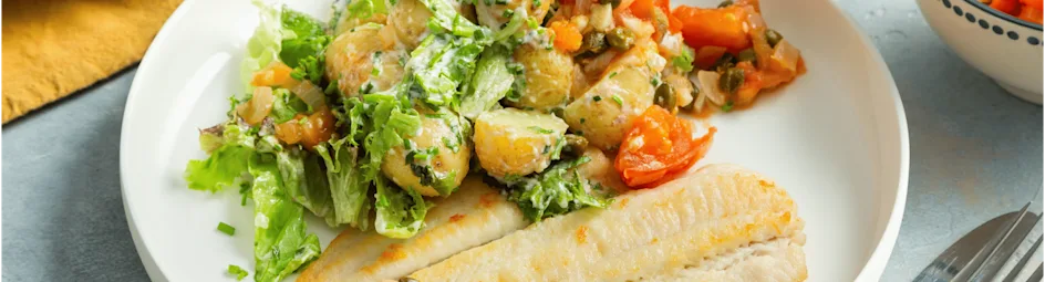 Gebakken scholfilet met aardappelsalade
