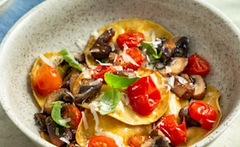 Gevulde pasta met kastanjechampignons en geroosterde tomaatjes