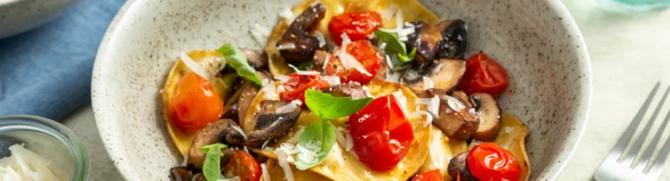 Gevulde pasta met kastanjechampignons en geroosterde tomaatjes