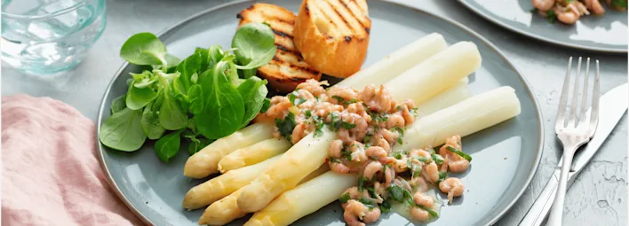 Witte asperges met Hollandse garnalen in botersaus