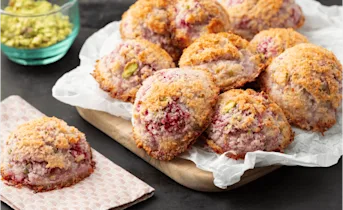 Kokosmakronen met framboos en pistache
