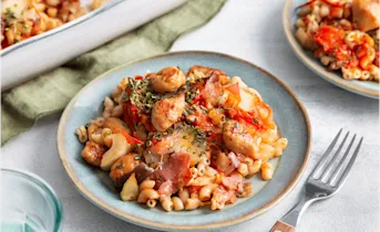 Macaroni ovenschotel met kip chipolata's