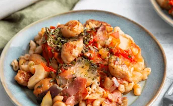 Macaroni ovenschotel met kip chipolata's