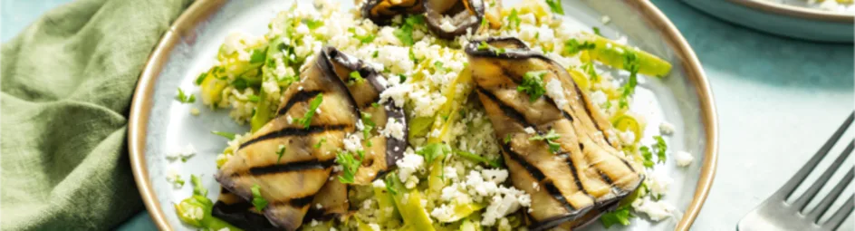 Kruidige couscous schotel met asperge linten