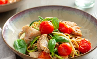 Courgette pasta met Victoriabaars