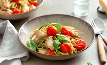 Courgette pasta met Victoriabaars