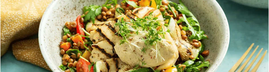 Linzen salade met gegrilde halloumi