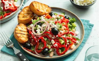 Frisse paprika-tomaten salade met feta