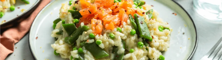 Lente risotto met snijbonen en zalm
