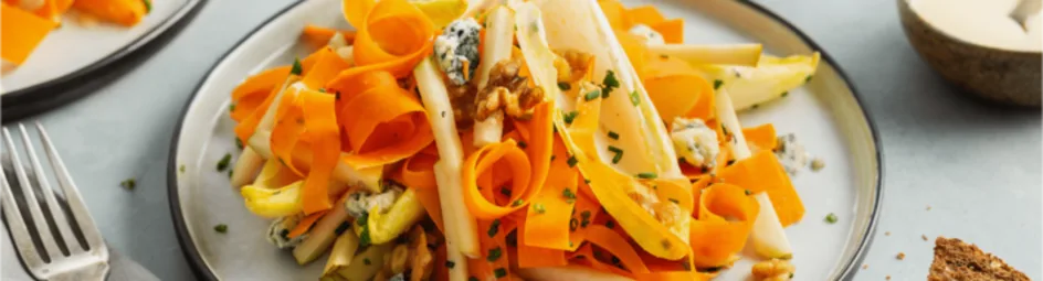 Witlofsalade met blauwe kaas en peer