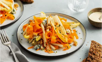 Witlofsalade met blauwe kaas en peer