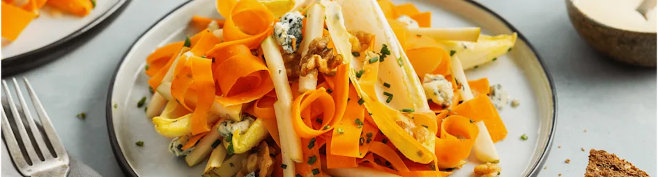 Witlofsalade met blauwe kaas en peer