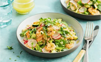 Cousous salade met gewokte garnalen en chorizo