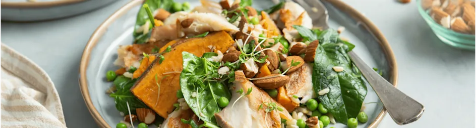 Rijstsalade met gerookte makreel