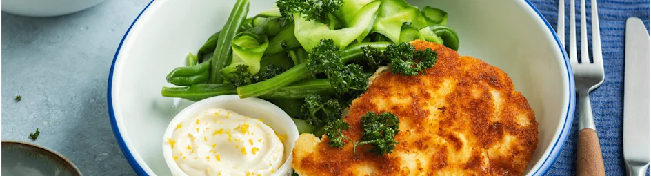 Fish & chips met citroenmayonaise en zoetzure salade