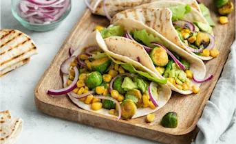 Vegetarische taco's met spruitjes