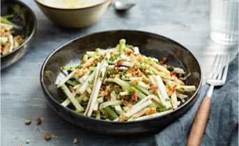 Selderij salade met linzen en witte kaas