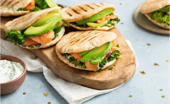 Pita met gerookte zalm