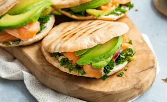 Pita met gerookte zalm