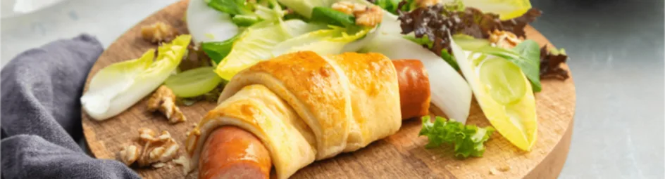 Rookworstbroodjes met witlofsalade