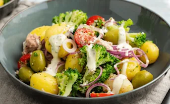 Tonijnsalade met krieltjes en broccoli