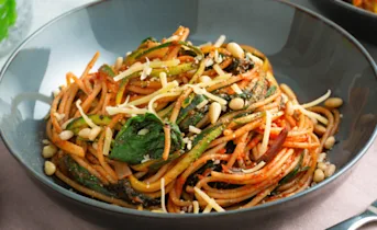 Spaghetti met courgette en spinazie