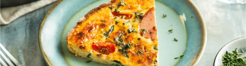 Frittata met spinazie, rookworst en tomaat