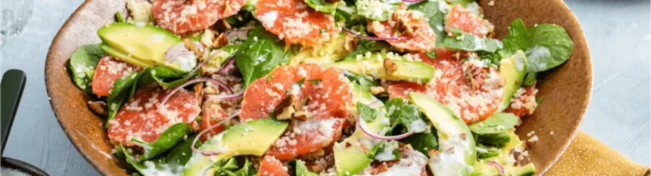 Maaltijdsalade met avocado en grapefruit