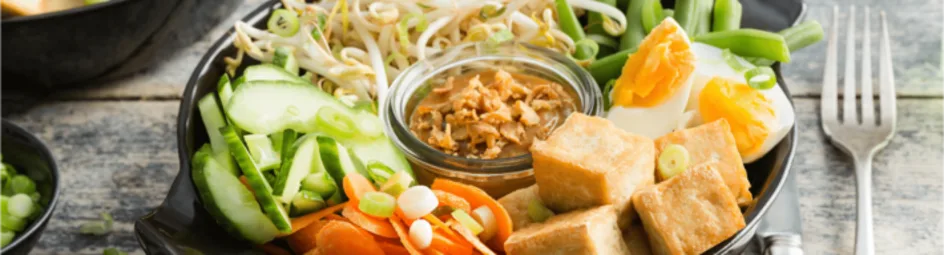 Snelle gado gado met tofu