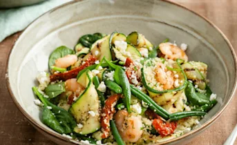 Couscous met gegrilde courgette en knoflookgarnalen