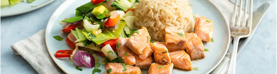 Oosterse zalm met knapperige roerbakgroenten