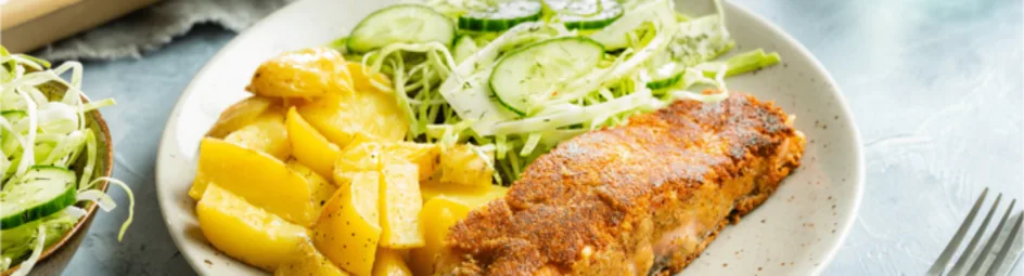 Krokante zalmfilet met knoflook-aardappeltjes