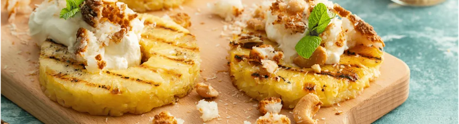 Gegrilde ananas met kokosslagroom