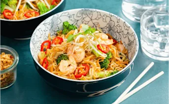 Soba teriyaki noodles met garnalen