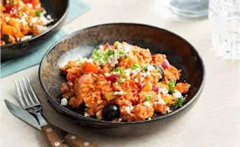 Vegetarische groenteschotel met rijst