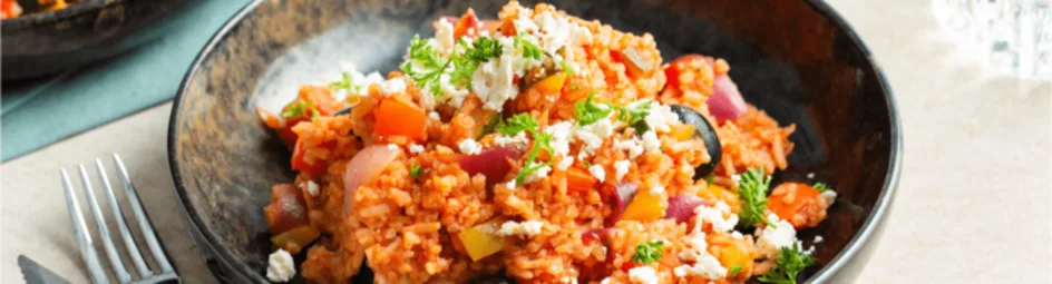 Vegetarische groenteschotel met rijst