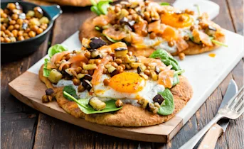 Turkse eieren met gerookte zalm