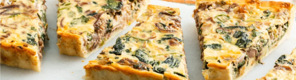 Quiche met andijvie, gekaramelliseerde ui en tonijn