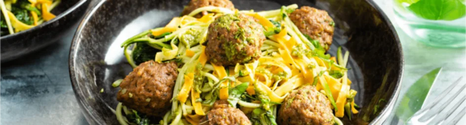 Vegetarische balletjes met 3 kleuren pasta