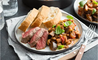 Caponata met ossenhaas
