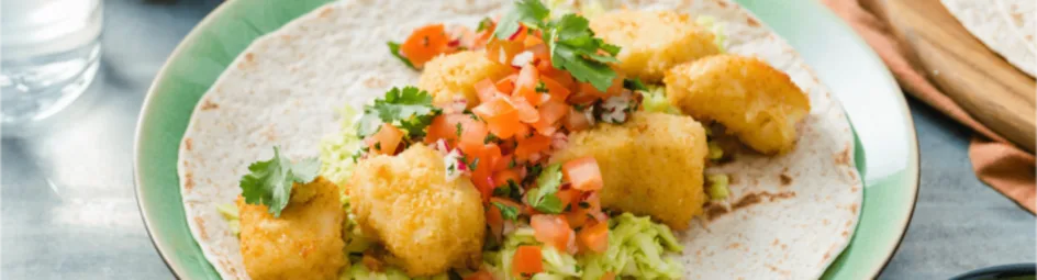 Open tortilla’s met krokante vis en verse tomatensalsa