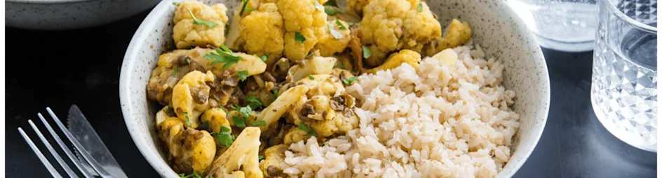 Snelle Indiase Dahl met bloemkool en rijst