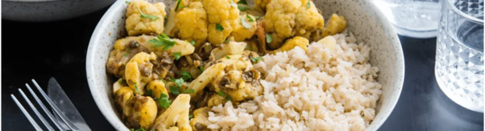 Snelle Indiase Dahl met bloemkool en rijst