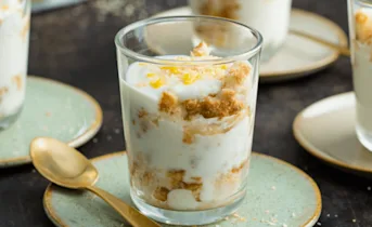 Romig citroen-gember toetje met kokos