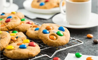Pindakaaskoekjes met M&M’s