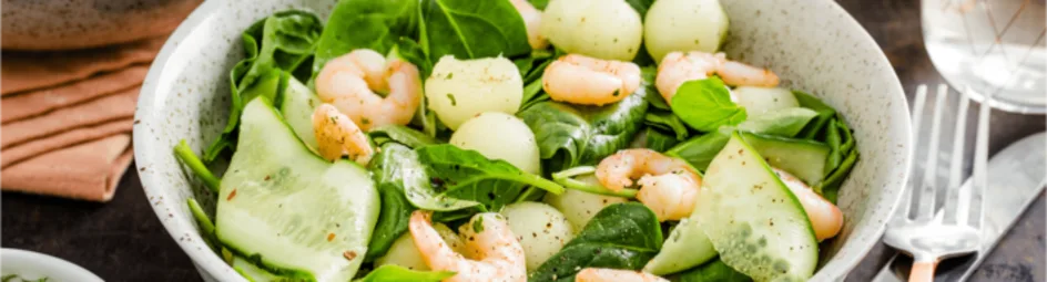 Frisse meloensalade met knoflookgarnalen