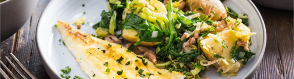 Citroen-wijtingfilets met knapperige aardappeltjes en prei