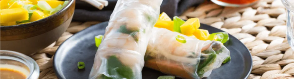 Verse Vietnamese loempia’s met roze garnalen