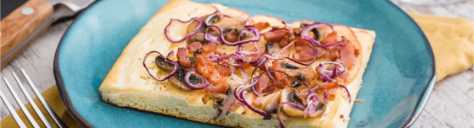Flammkuchen met spek en appel