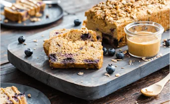 Bananen-kwarkbrood met blauwe bessen